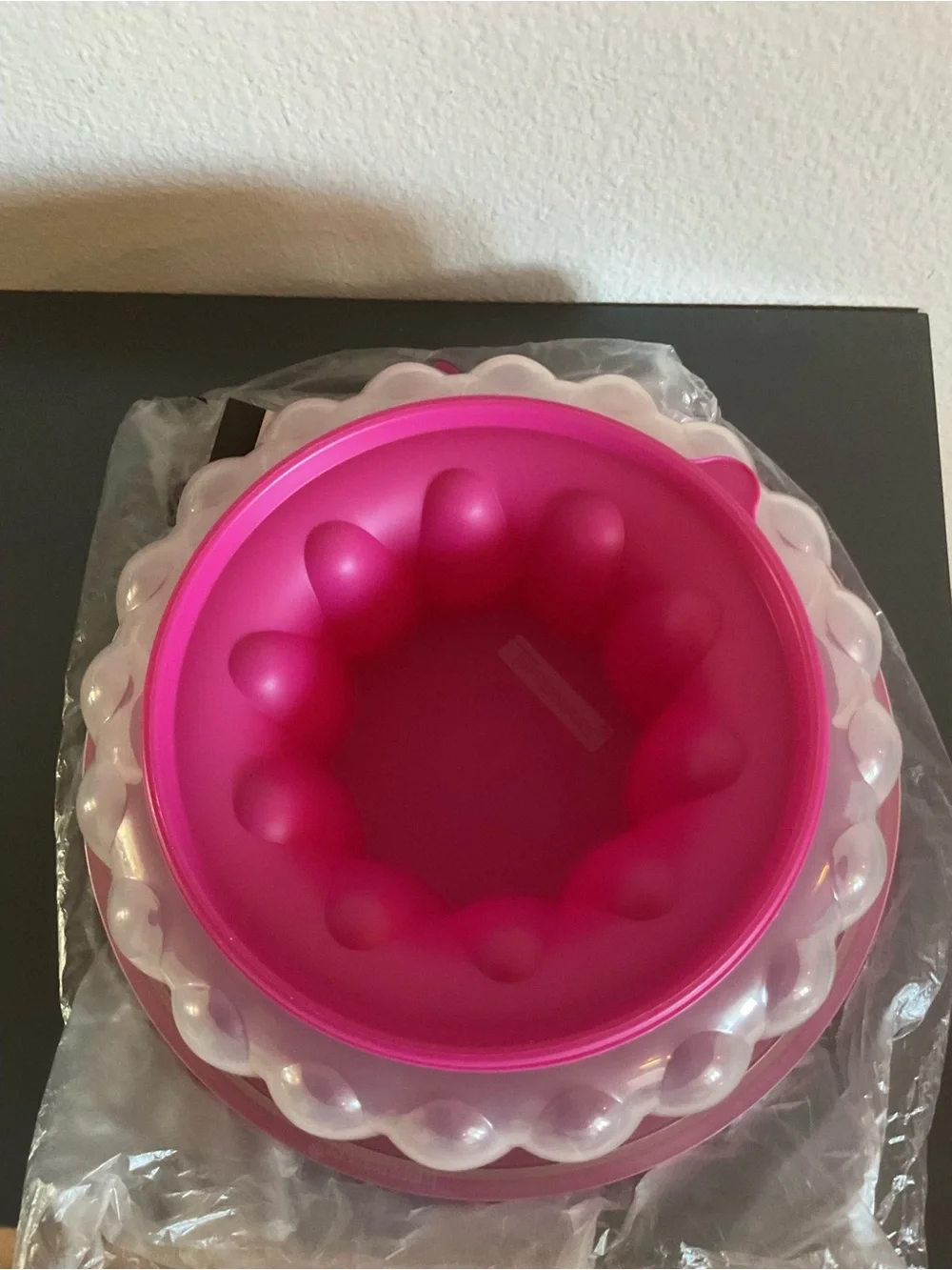 Tupperware Hot Pink Gelatin  Mold